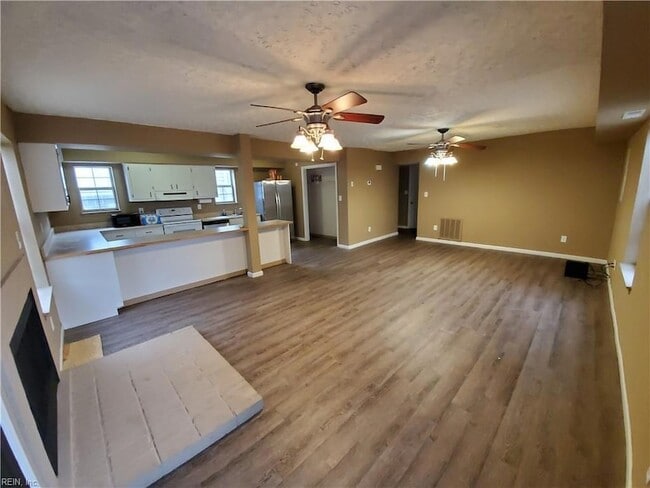 Photo - 1536 W 40th St House