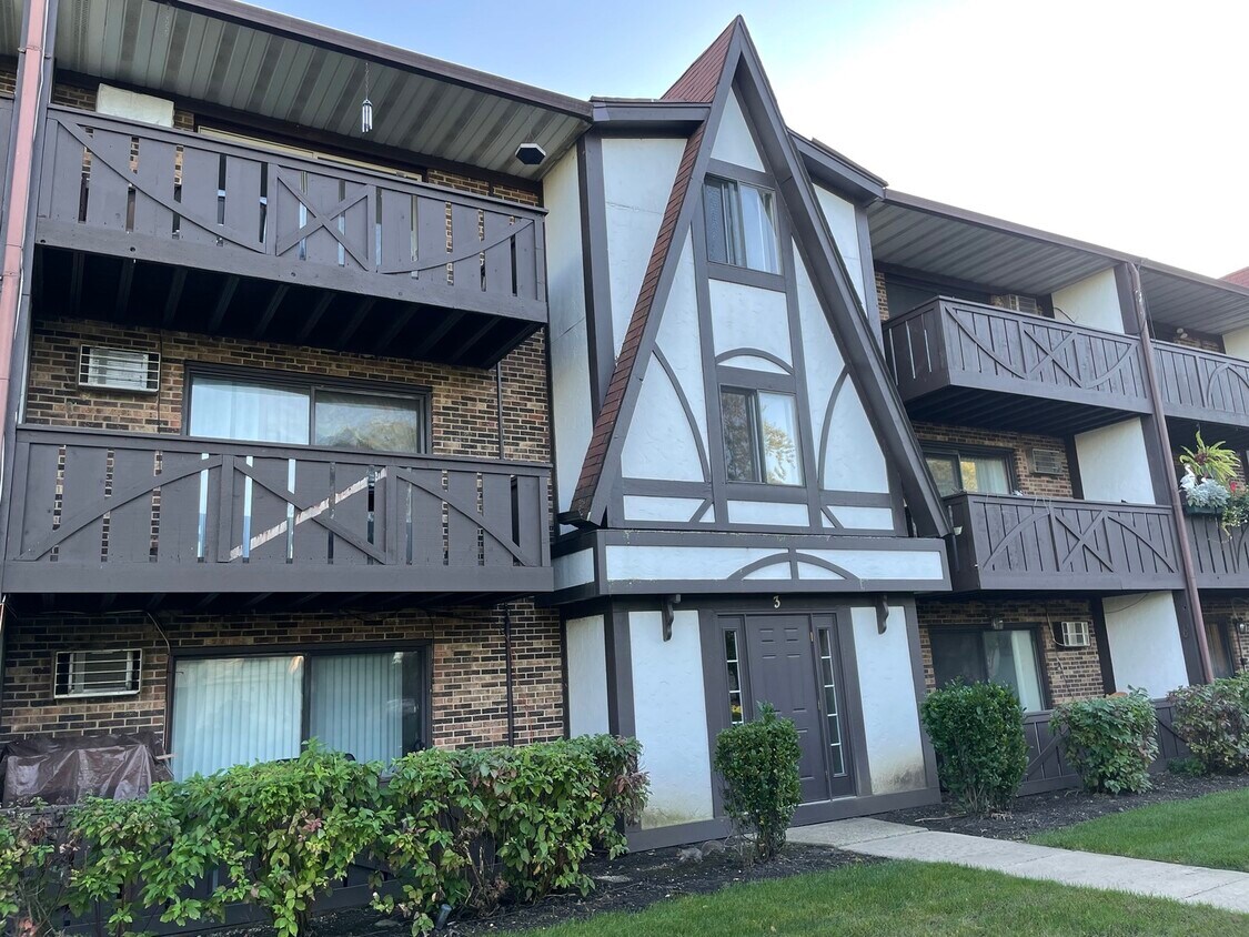 3 Timber Ln Unit 16, Vernon Hills, IL 60061 Condo for Rent in Vernon