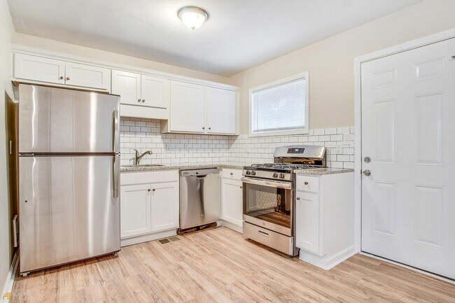 Foto del edificio - 4366 Glenwood Pkwy