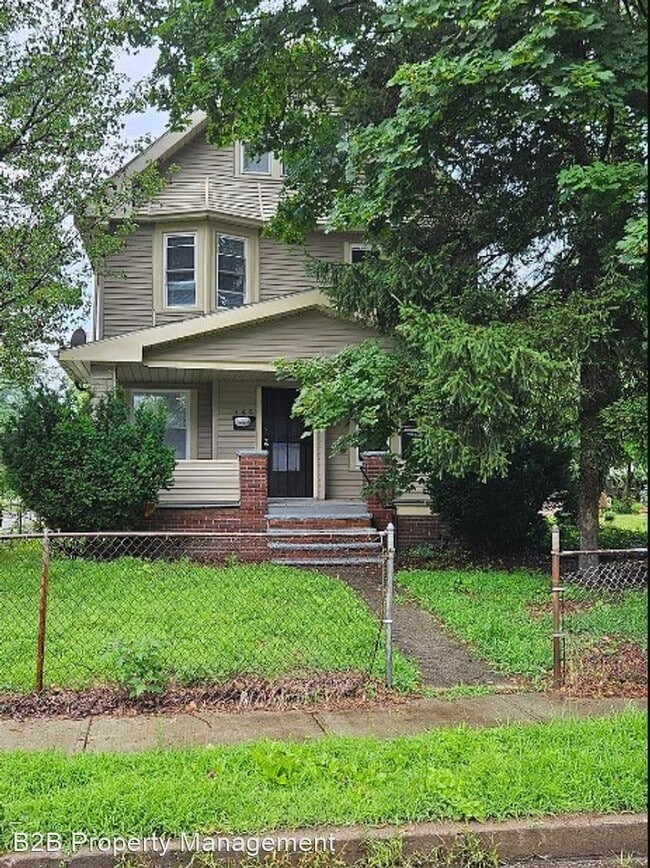 Building Photo - 4 br, 1 bath House - 448 E 114th St