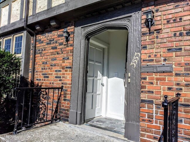 Foto del edificio - 3553 Ingleside Rd