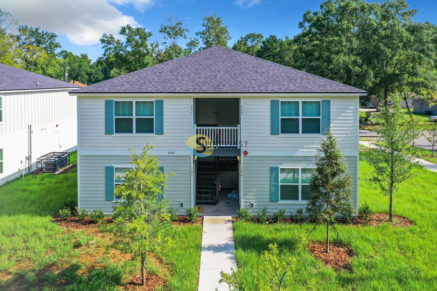 Foto principal - 6517 Breezy Oaks Wy