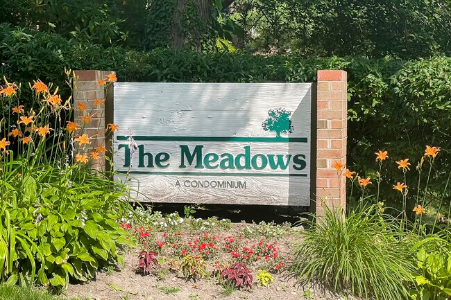 Building Photo - 215 Meadowview Ln