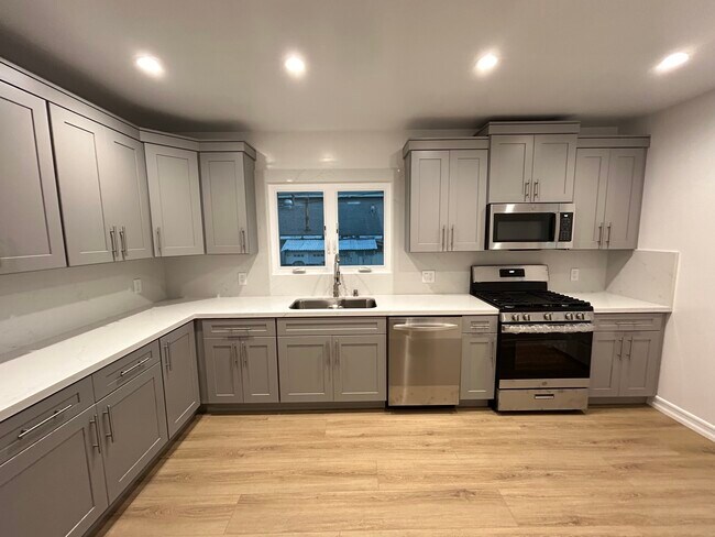 Foto del edificio - 1533 Freeman Ave