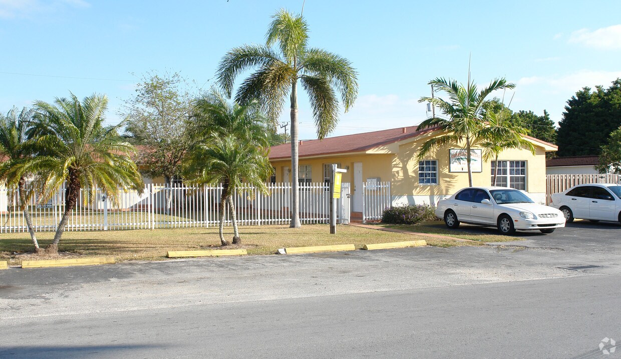 Foto del edificio - 59-79 NW 10th St