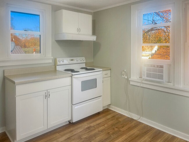 Building Photo - 935 E Ft Wayne St