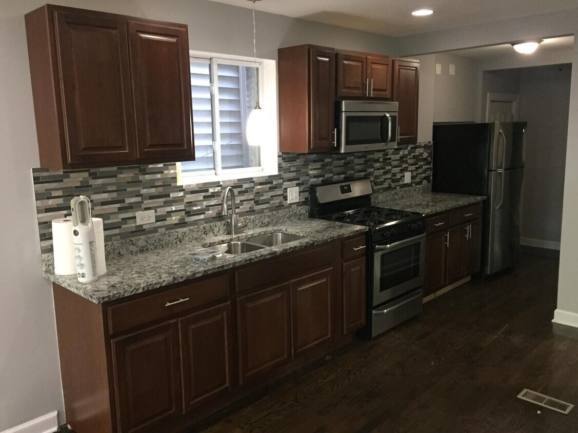 Foto principal - 4304 Lawndale Ave