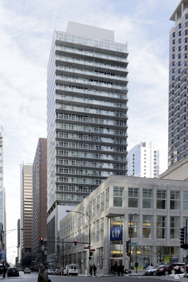 Building Photo - 550 N Saint Clair St