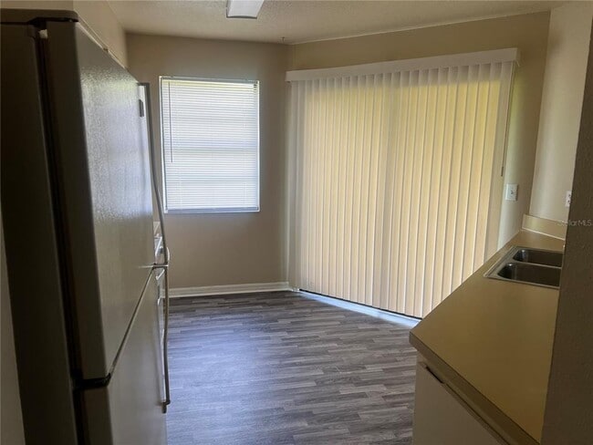 Building Photo - 7266 Pond Cir