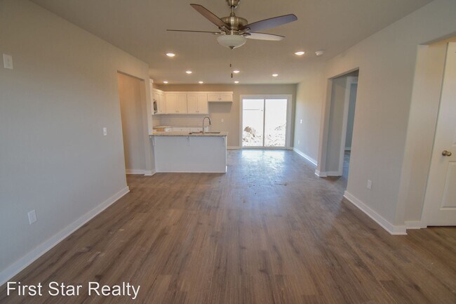 Foto del edificio - 3 br, 2 bath House - 314 N Wyandotte Street
