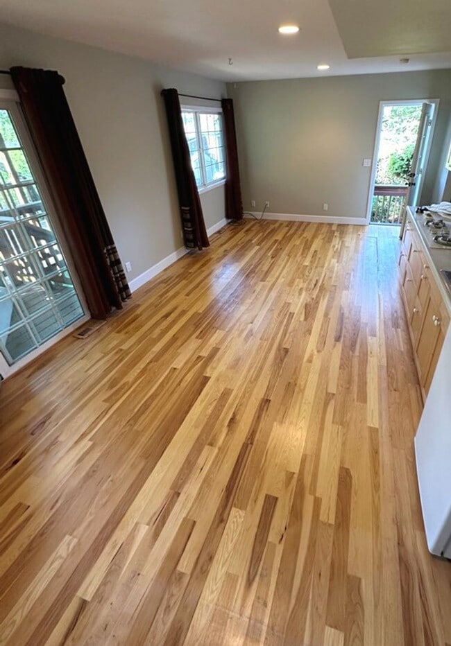 Building Photo - Studio with Wood Floors and Stunning Mt. T...
