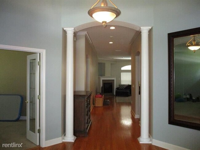 Foto del edificio - 5 br, 5.5 bath House - 365 Sweetbrier Bran...