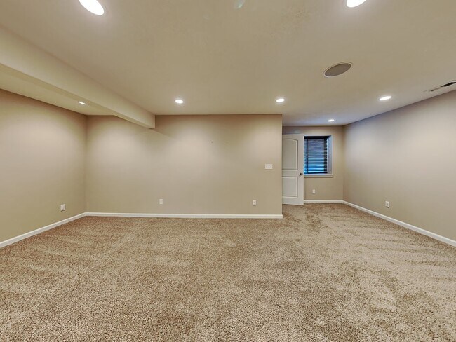 Foto del edificio - 915 S Mayhew Ln