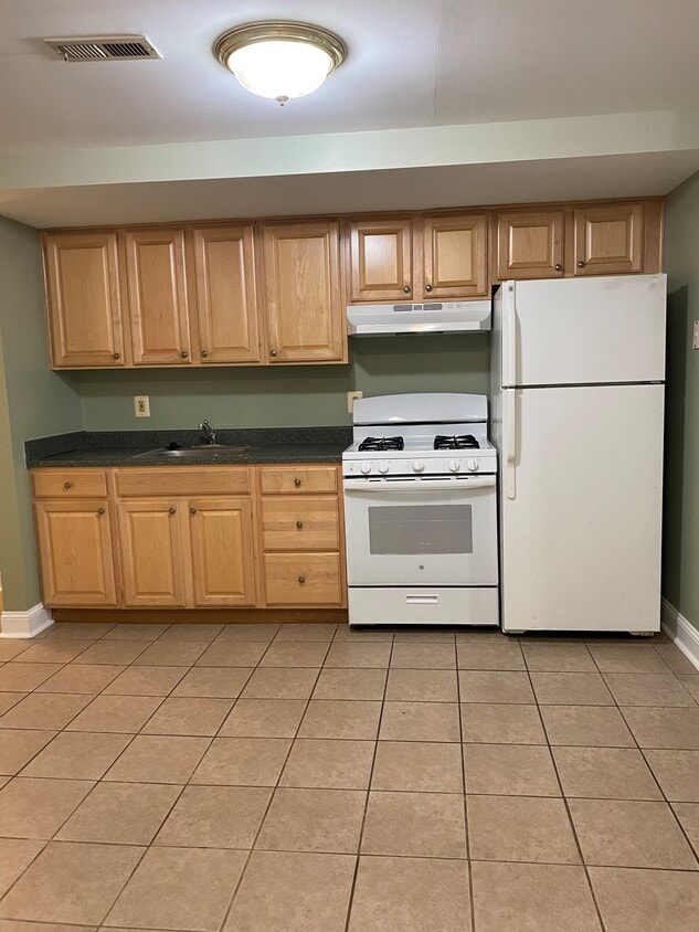 Kithcen - 3024 St Paul St