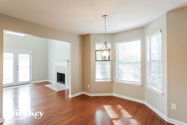 Building Photo - 1529 Edgemoor Ln