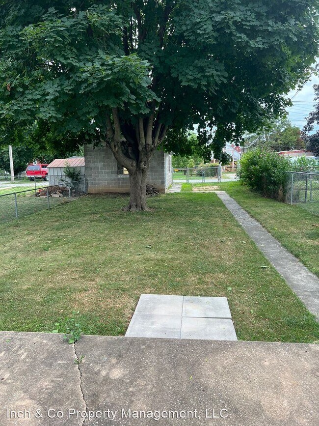 Building Photo - 2 br, 1 bath House - 1558 Stanton Street