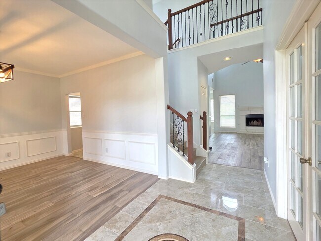 Building Photo - 10038 Barr Lake Dr