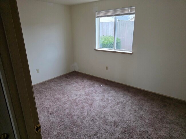 Building Photo - 1145 D St