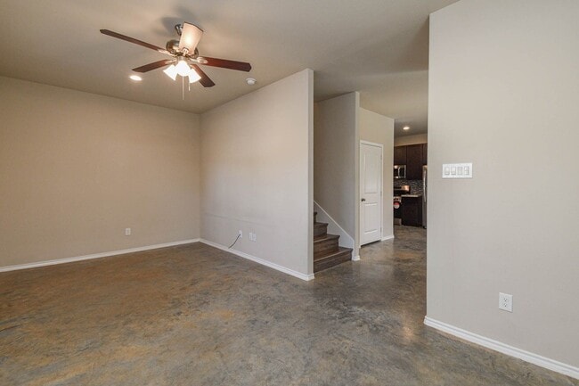 Building Photo - 20211 Hemlock Ln