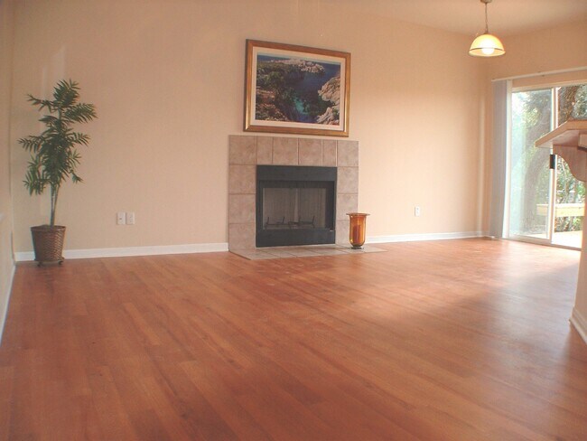 Building Photo - 1008 Castile Rd