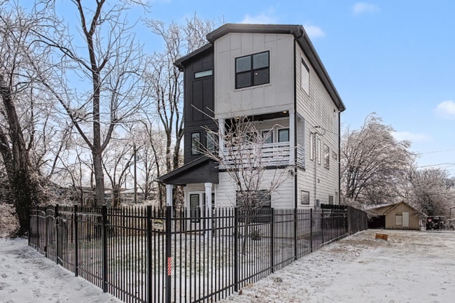 Photo - 115 Green St House