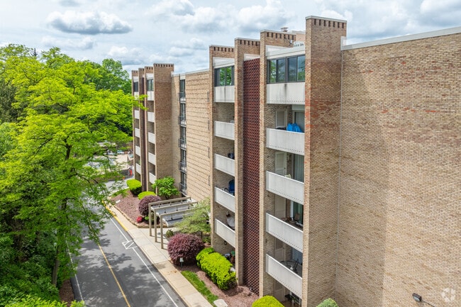 Building Photo - Chantieleer