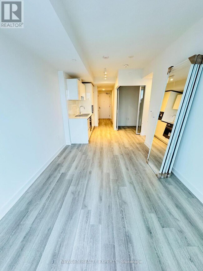 Photo du bâtiment - 230 Simcoe St