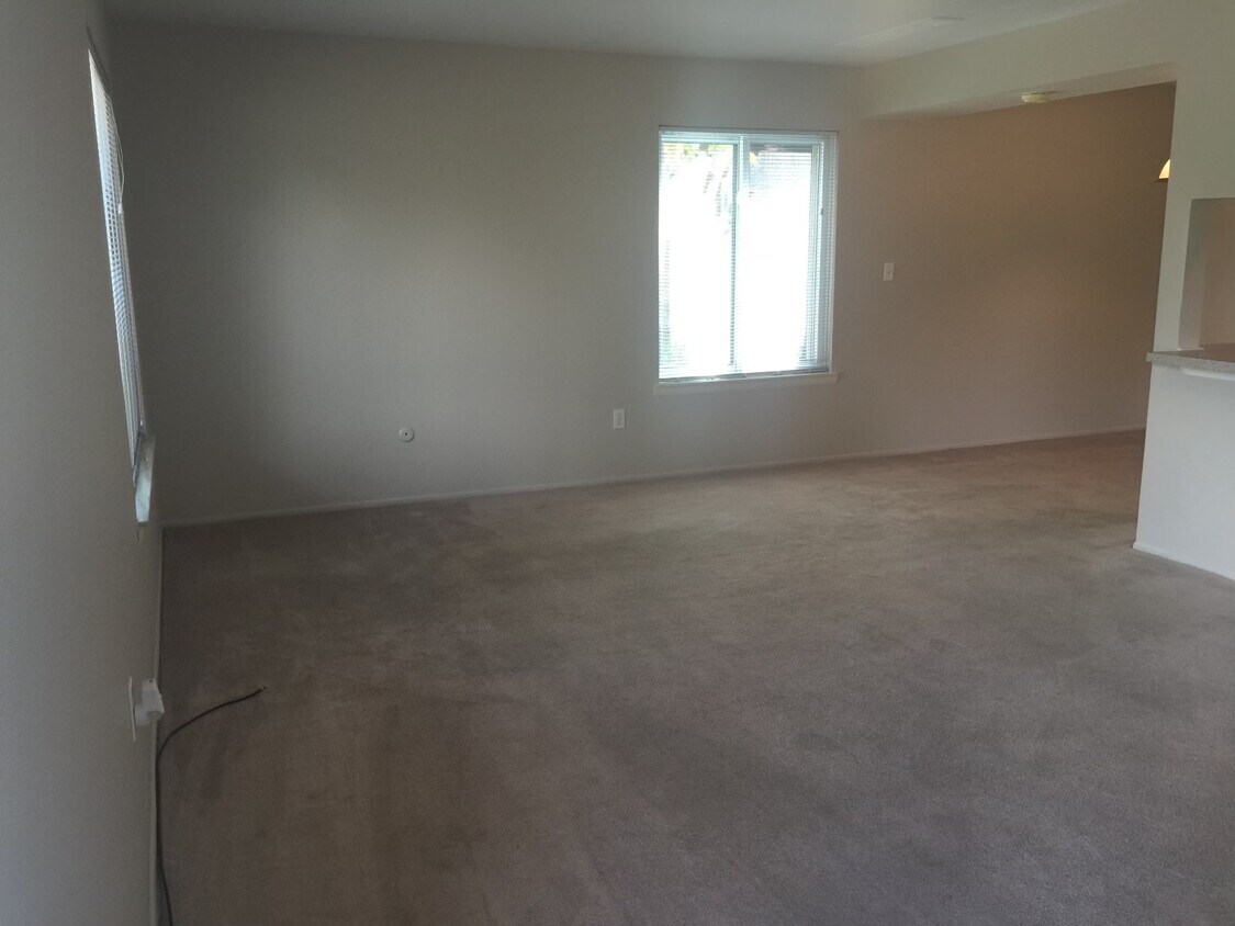 38077 Sherwood St Unit 38077 Sherwood St, Westland, MI 48185 Condo