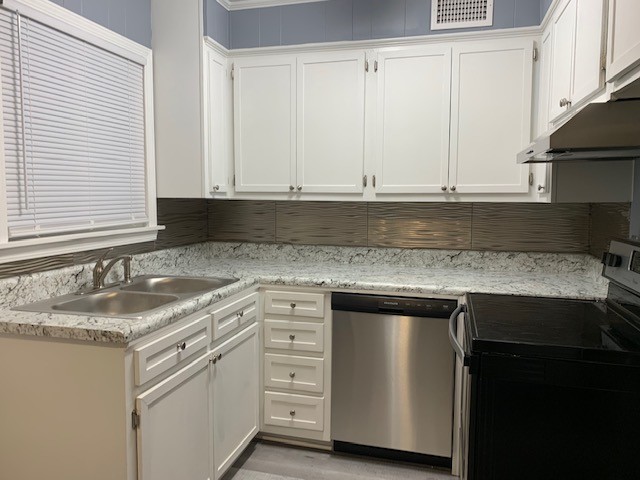 Freshly updated kitchen - 5811 Old Shell Rd