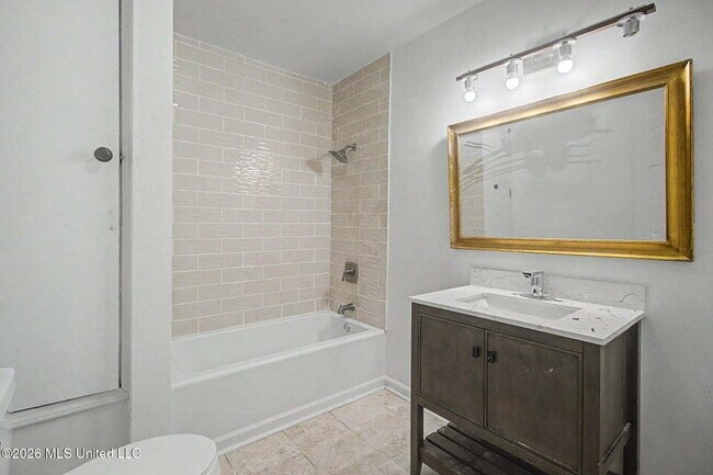 Foto del edificio - 3 bed close to D'Iberville!