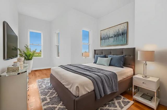 Building Photo - 3 bedroom in ASTORIA NY 11103
