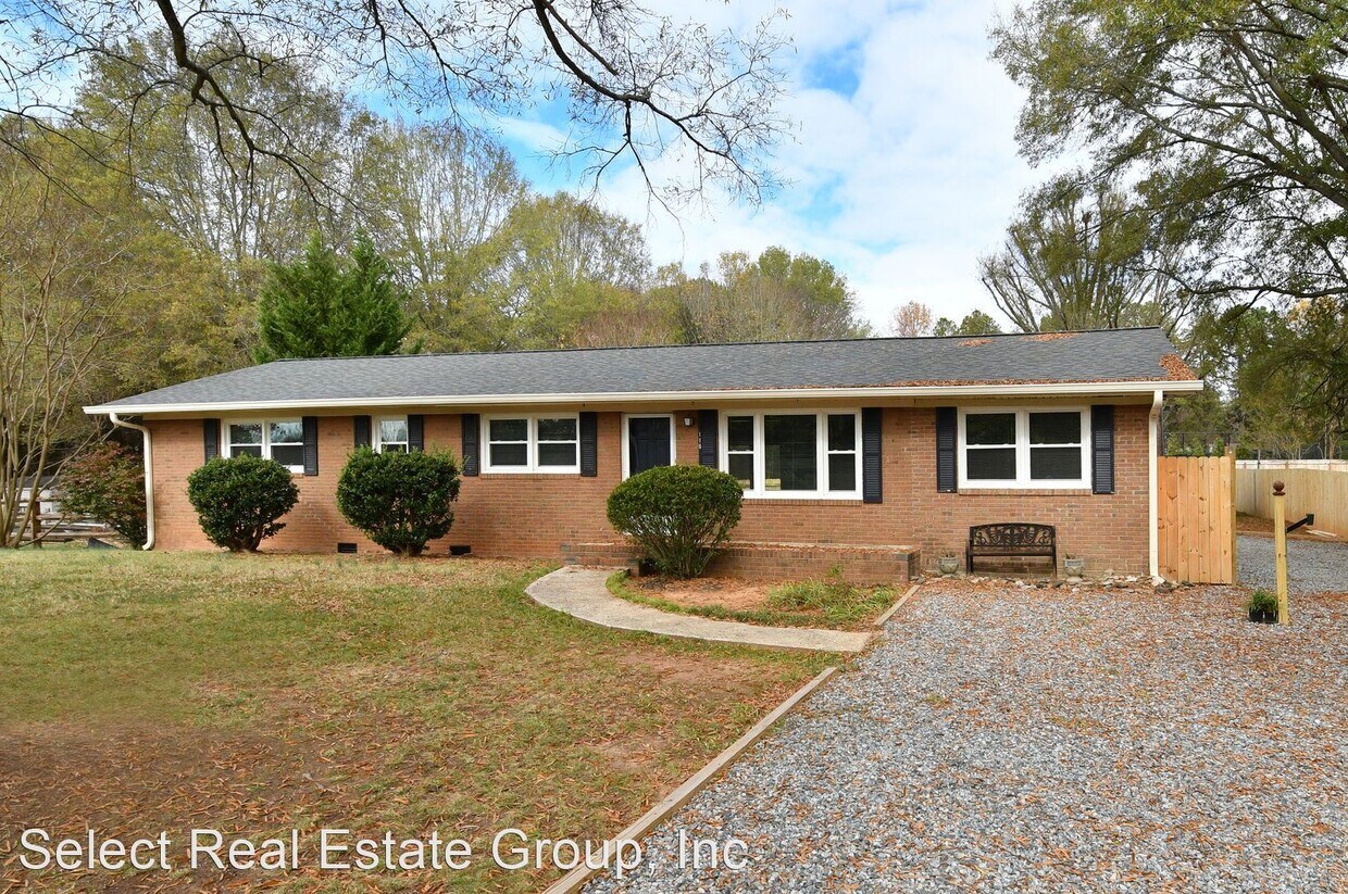 Primary Photo - 3 br, 2 bath House - 116 Timberland Loop