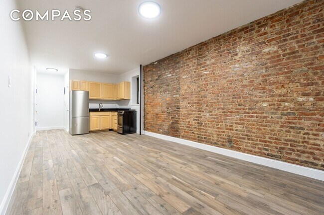 Foto del edificio - 315 E 5th St