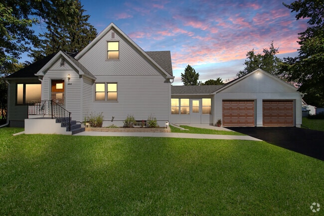 Front Exterior - 1015 1st St