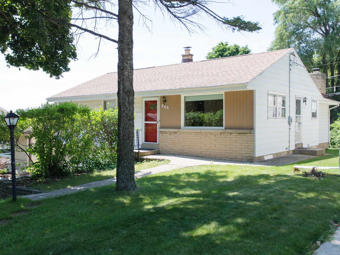 Foto principal - 265 N 114th St