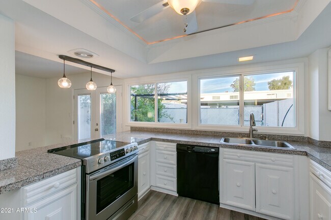 Building Photo - 8235 E Orange Blossom Ln