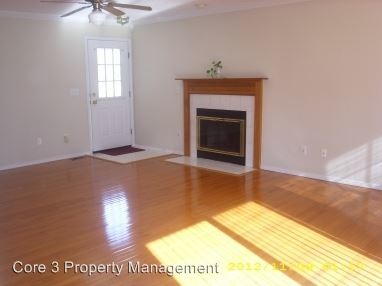 Building Photo - 2 br, 2.5 bath House - 1219 Riviera Drive