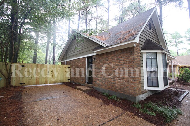 Building Photo - 4523 Sandy Park Dr