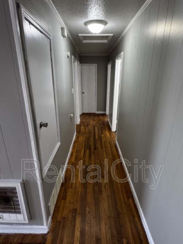 Building Photo - 135 Navy Dr