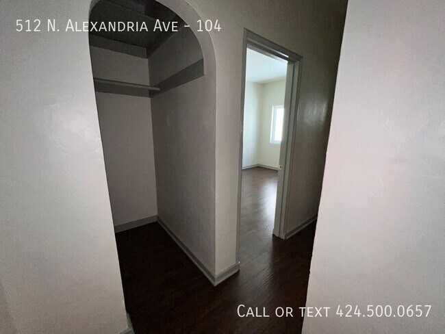 Foto del edificio - 512 Alexandria Ave