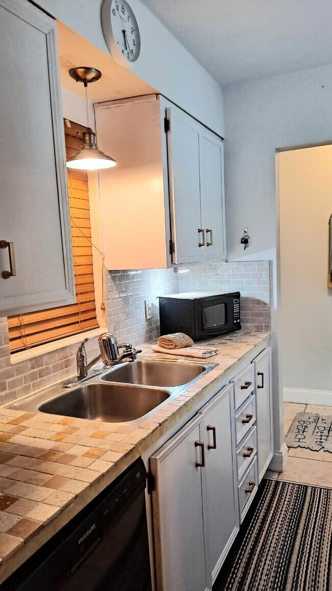 Update Furnished Kitchen - 351 Taylor Ave