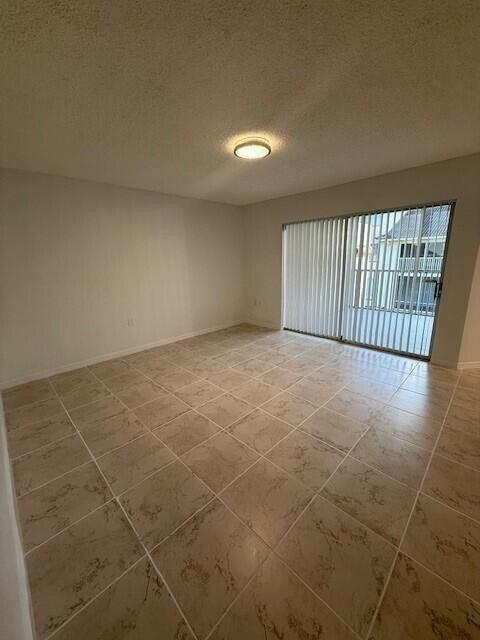 Foto del edificio - 2204 Glenmoor Dr