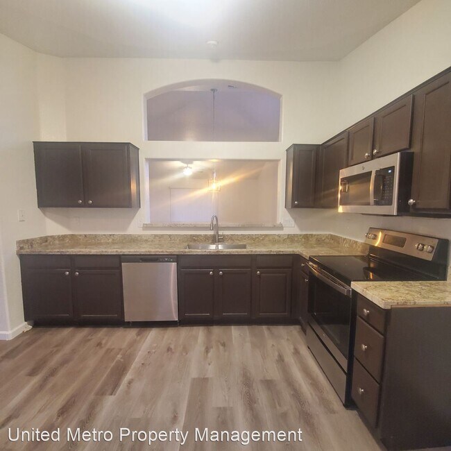 Building Photo - 3 br, 2 bath House - 8201 N. 111th Lane