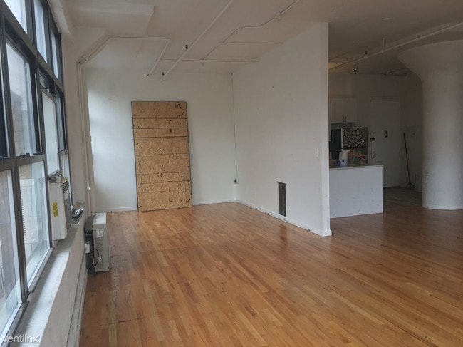 Building Photo - 315 Berry St