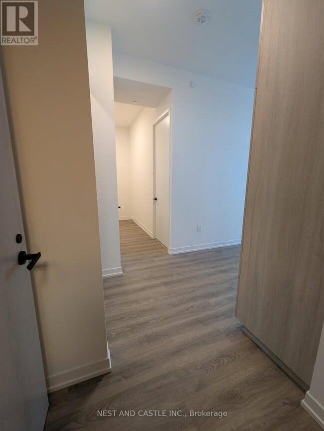 Photo du bâtiment - 8 Interchange Wy