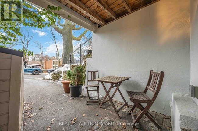 Photo du bâtiment - 130 Kenilworth Ave