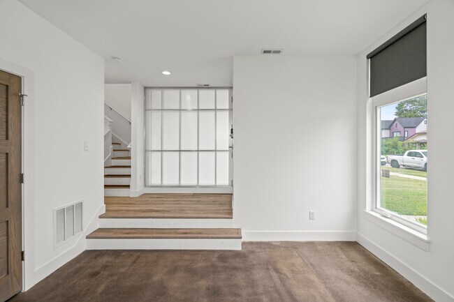 Building Photo - 2157 N Park Ave