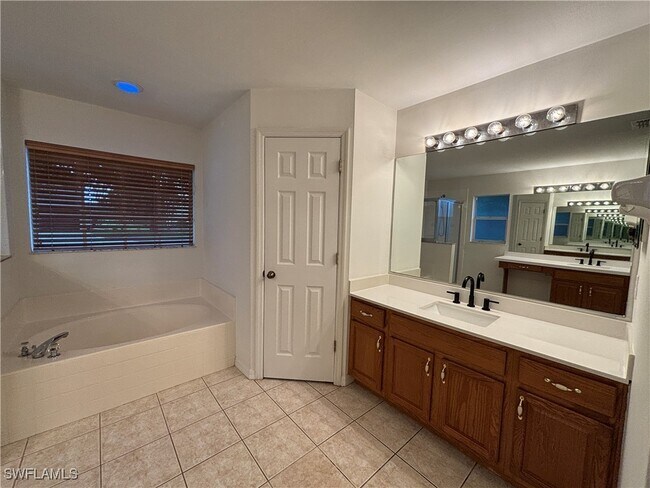 Foto del edificio - 17611 Sterling Lake Dr