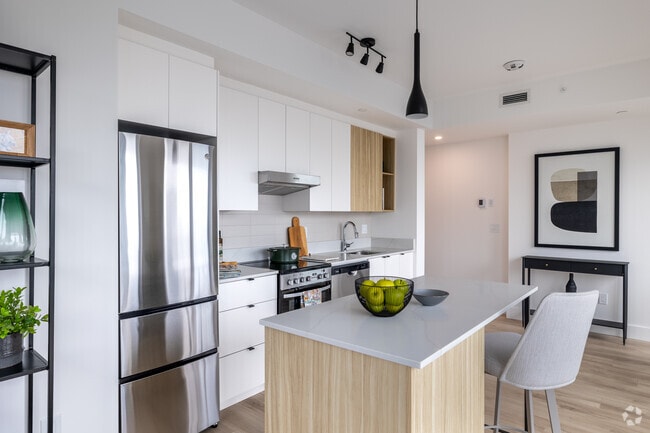 1BR, 1BA - 656SF - Kitchen - Le Livmore