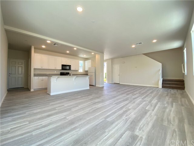Building Photo - 5983 Silveira St